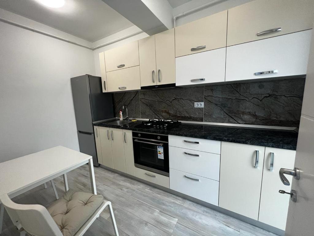 Cozy Studio - Palas Mall Iasi Apartamento Exterior foto